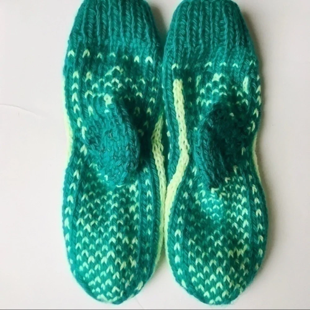 Cable Knit Green Warm Boy Girl Socks, Size 7-9